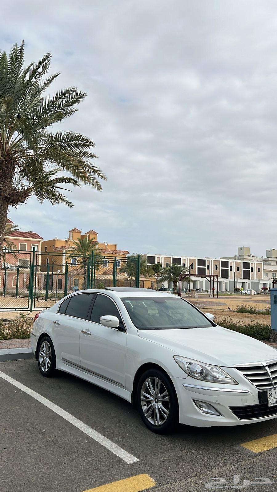 Genesis 2014 for sale, white color, mobile number WhatsApp only63715714475650111