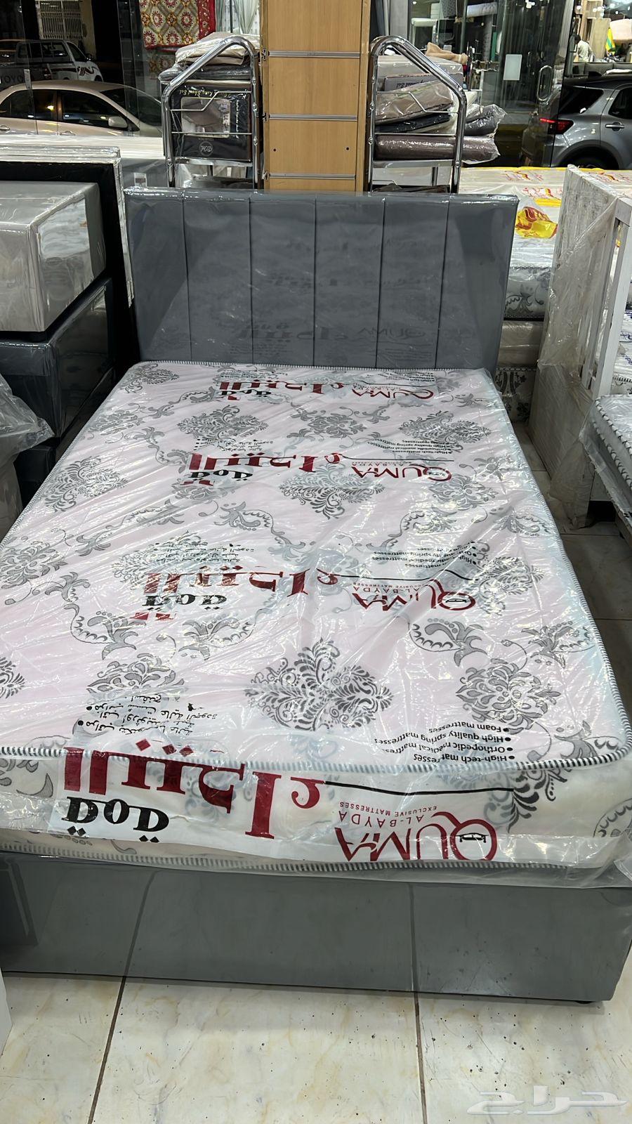 One and a half bed with mattress, compressed cotton duvet, plain or patterned, and pillow63673911370499111