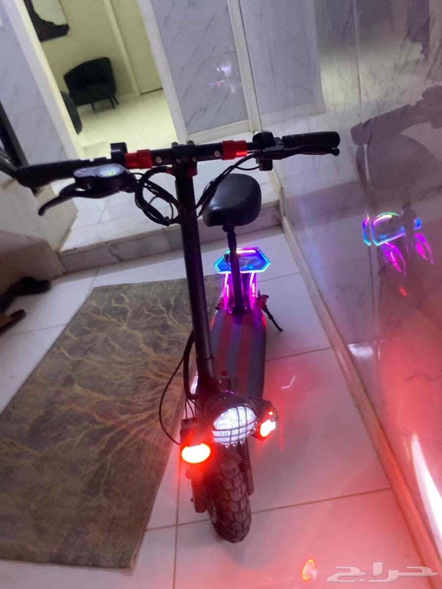 Clean scooter, used for one month, selling due to financial need63667811095939114