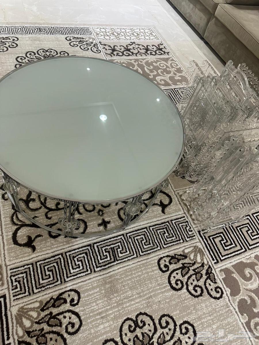 للبيع طاوله مع ملحقاتها63671667158785113