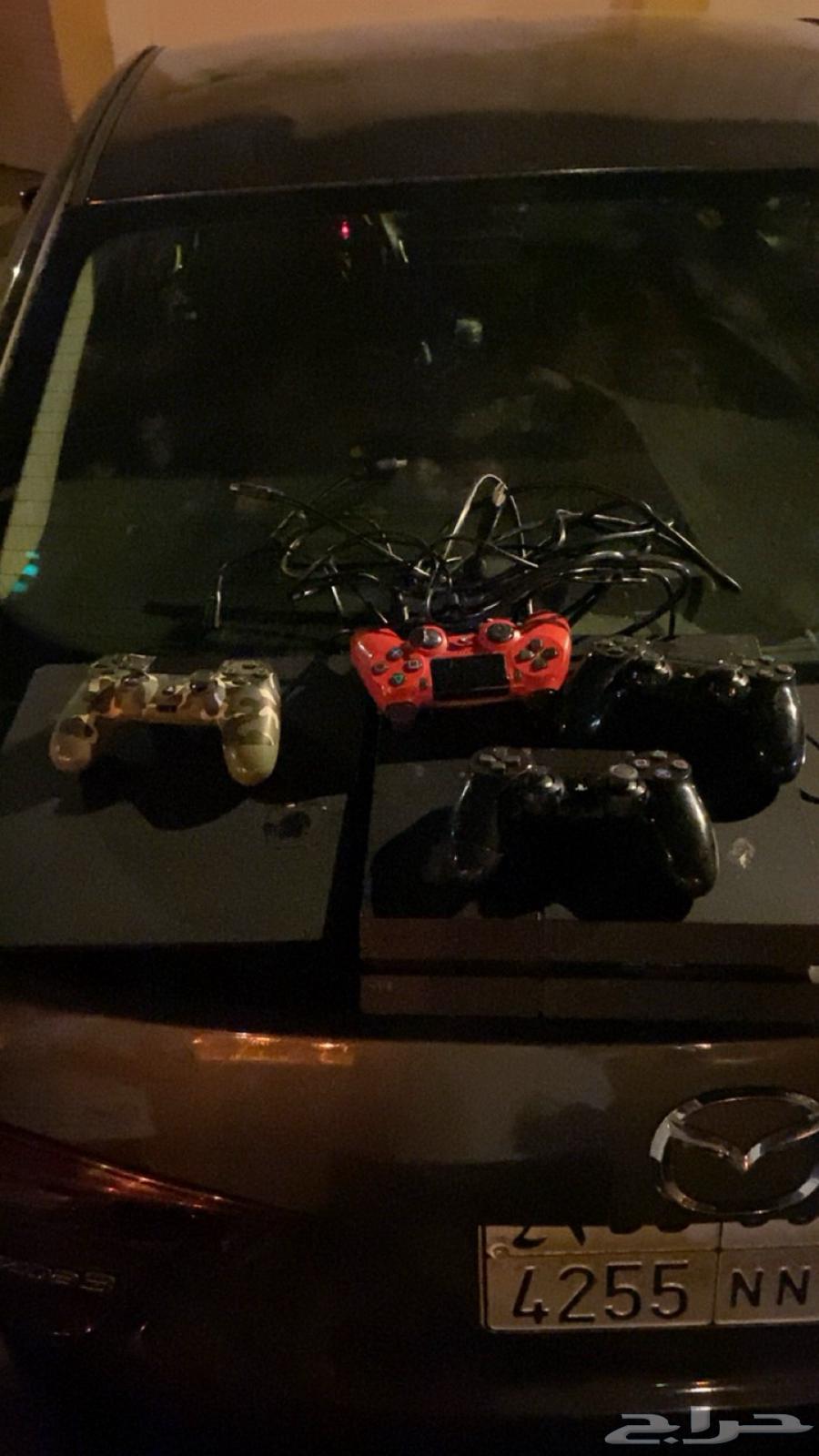 Sony 4 with its accessories63676563012225110