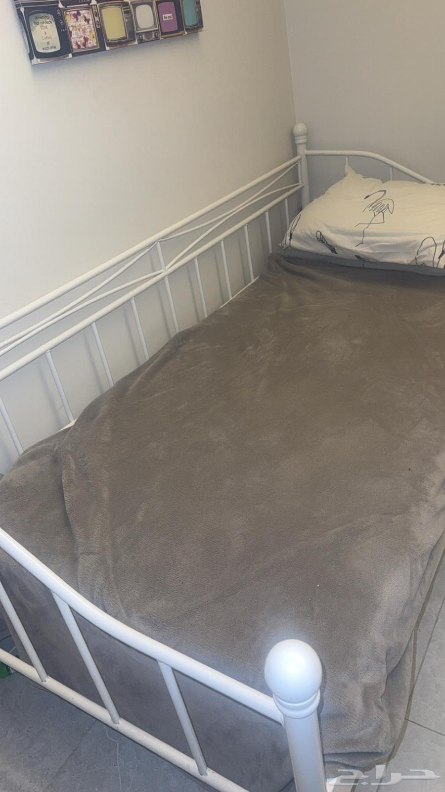 Good condition Hom Box single bed with mattress for 600 SAR63676378155777110