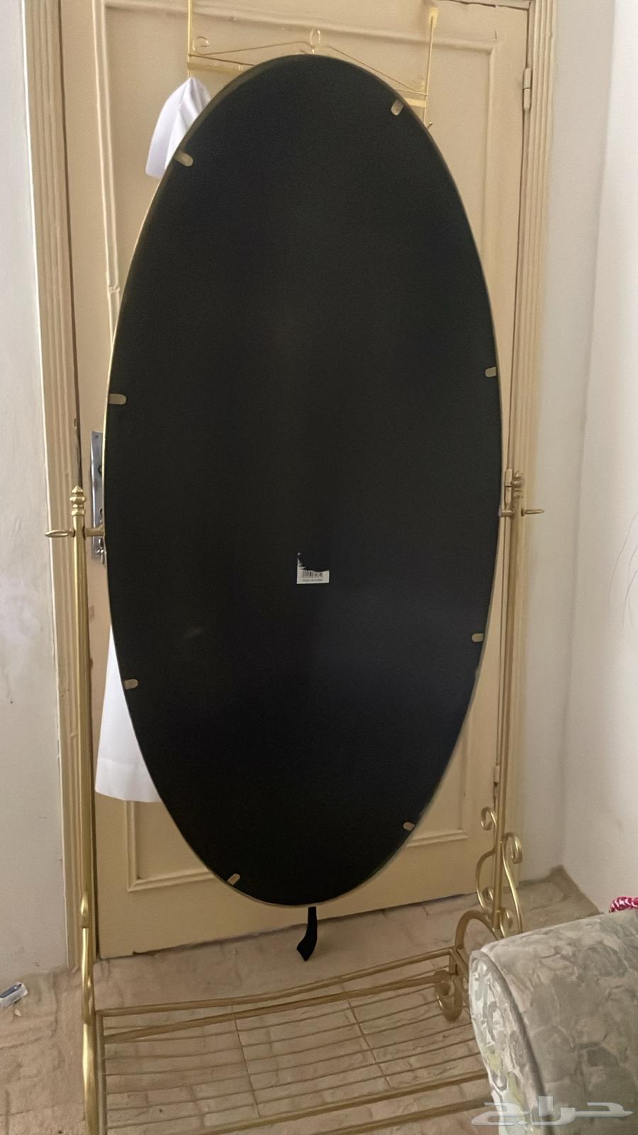 Three-tiered mirror for makeup and perfumes, and a long personal mirror63678927236737112