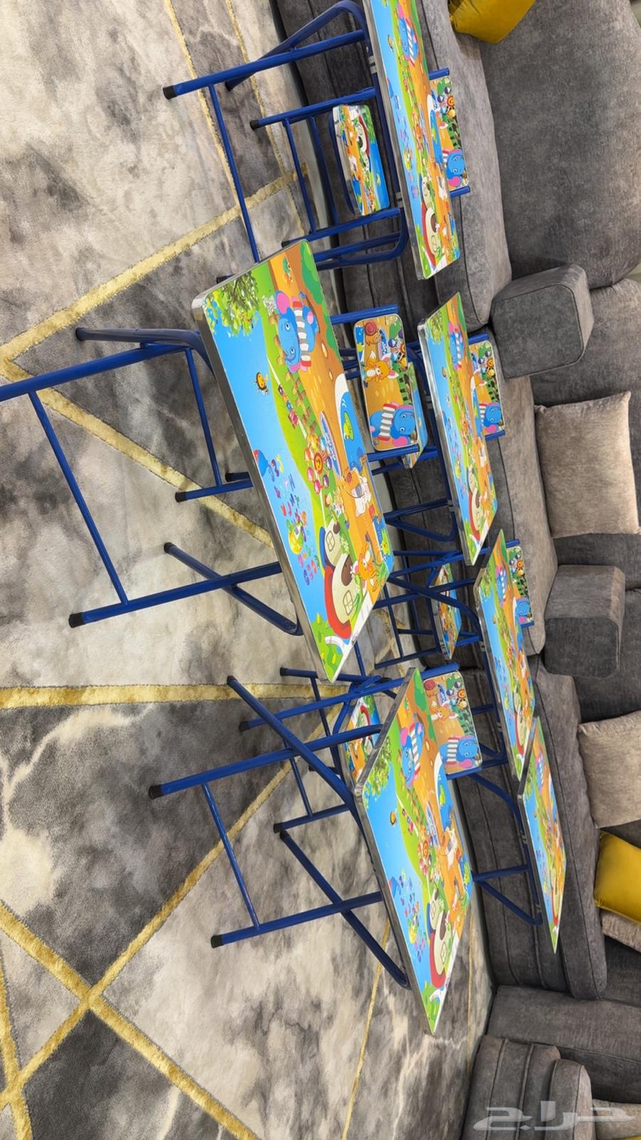 Children's tables and chairs63675857574786112