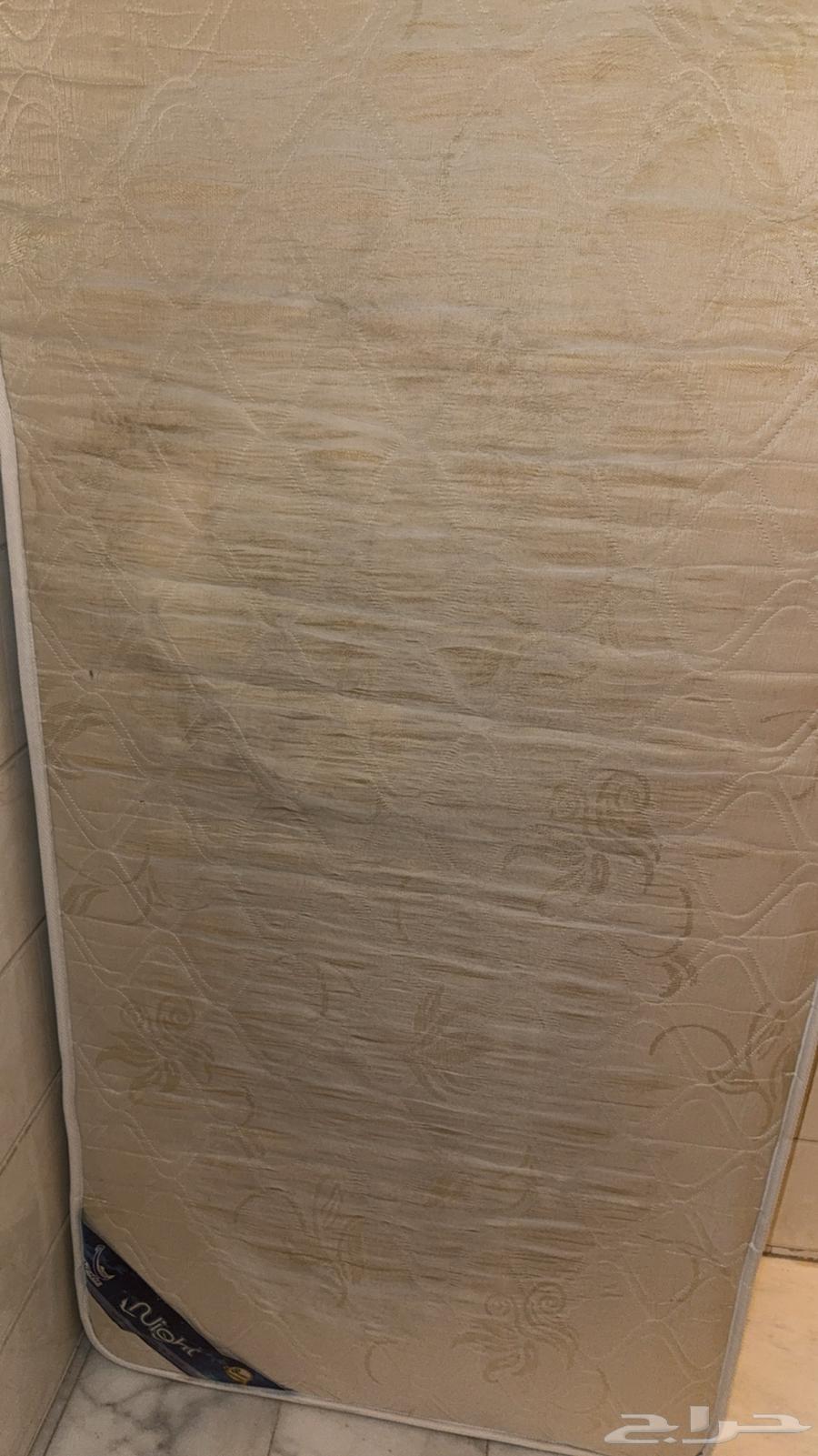 Bed with mattress and microwave for sale63676737175169111