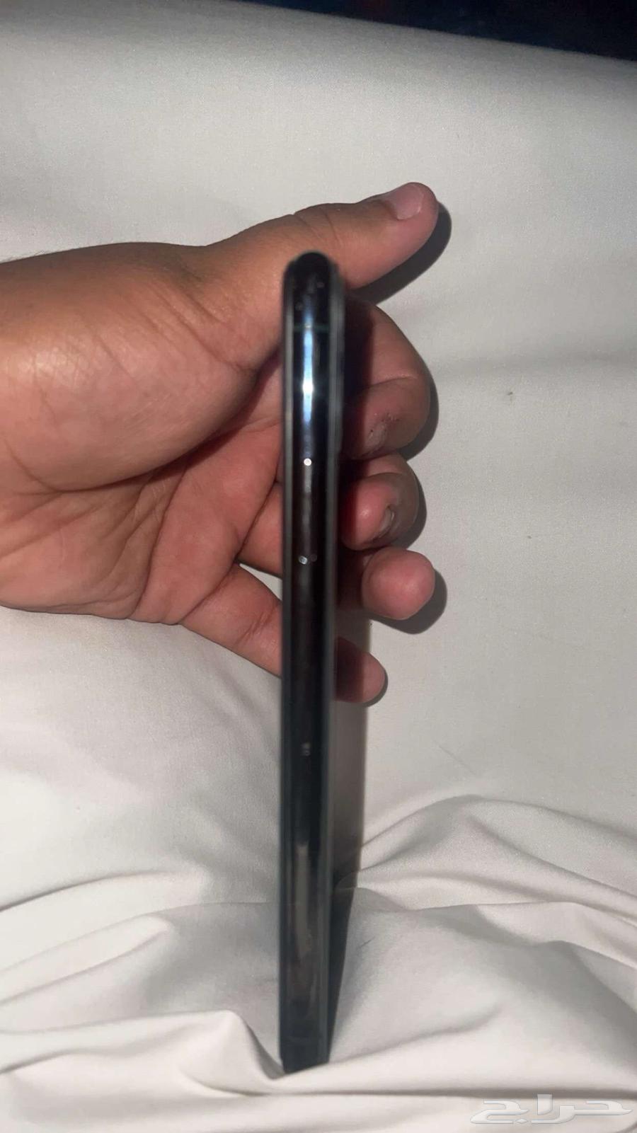 iPhone 11 Pro Max in good condition63676204983170111