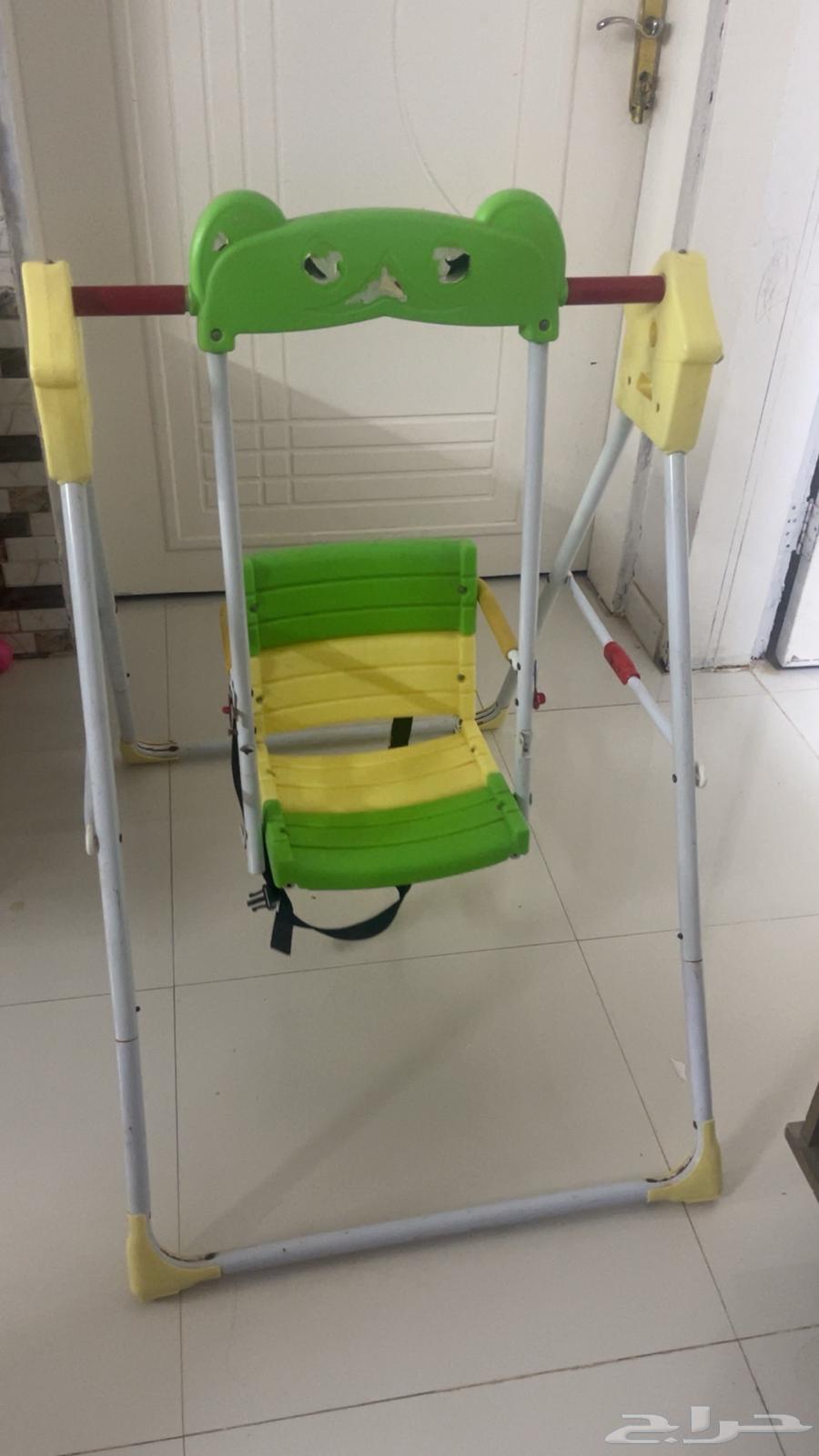 Baby walker, simple use, price 100 negotiable63679744397954110