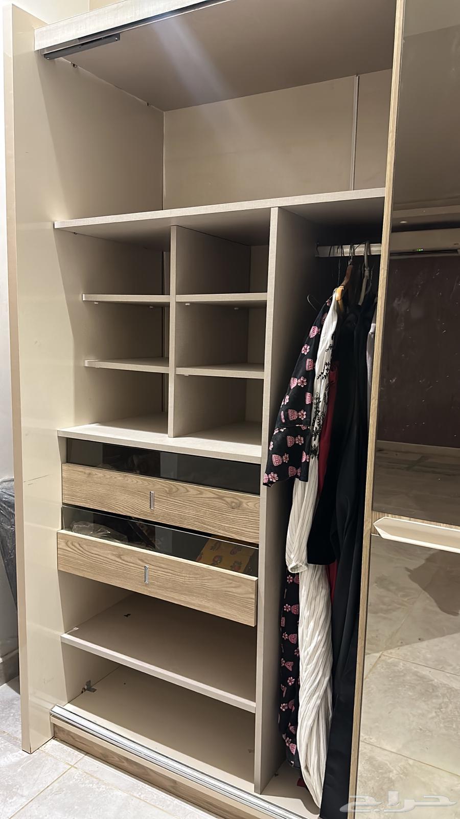 Wardrobe for sale, clean63677594961923111