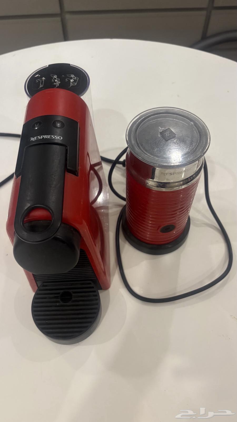 Nespresso coffee machine63675857751041111