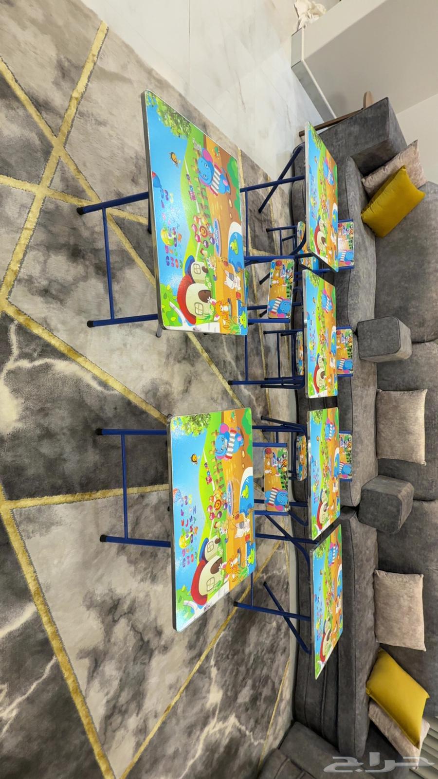 Children's tables and chairs63675857574786110