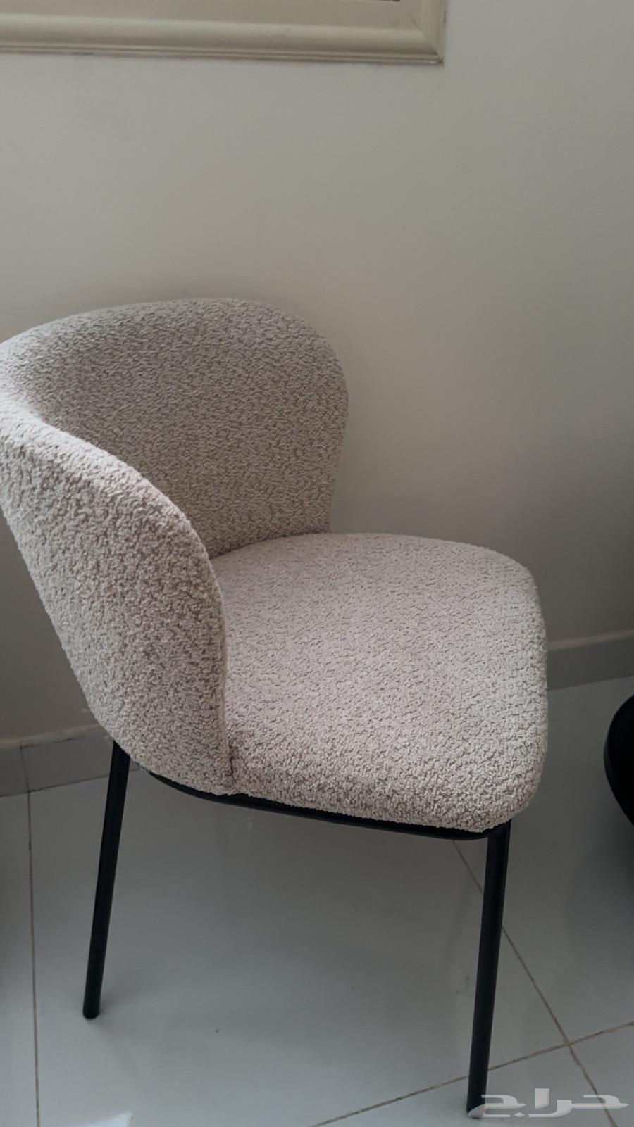 Chair for sale for 300, I took it for 40063678560771329110