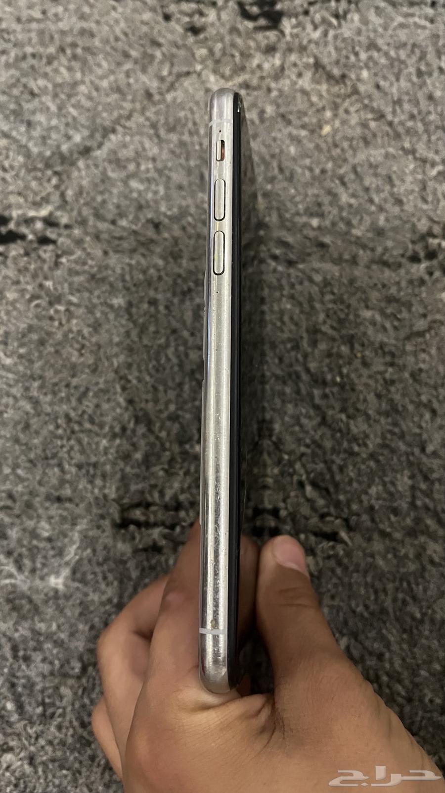 Phone x slightly damaged from the back and bottom. And the phone is almost clean63680280891139113
