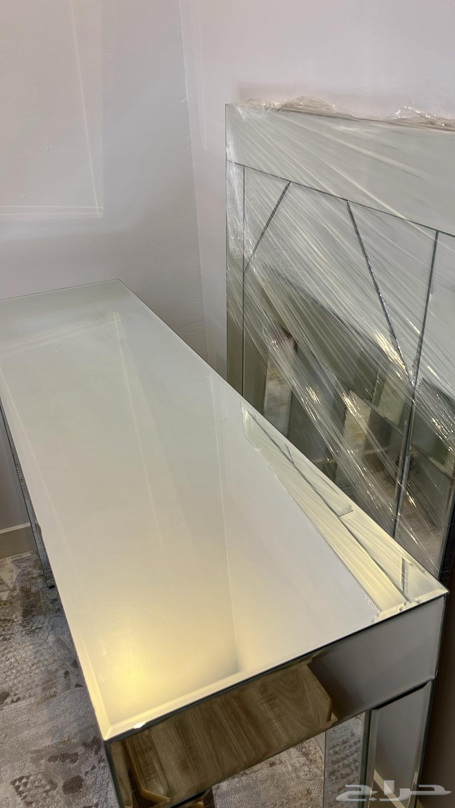 Glass entry with long mirrors63678383834625111