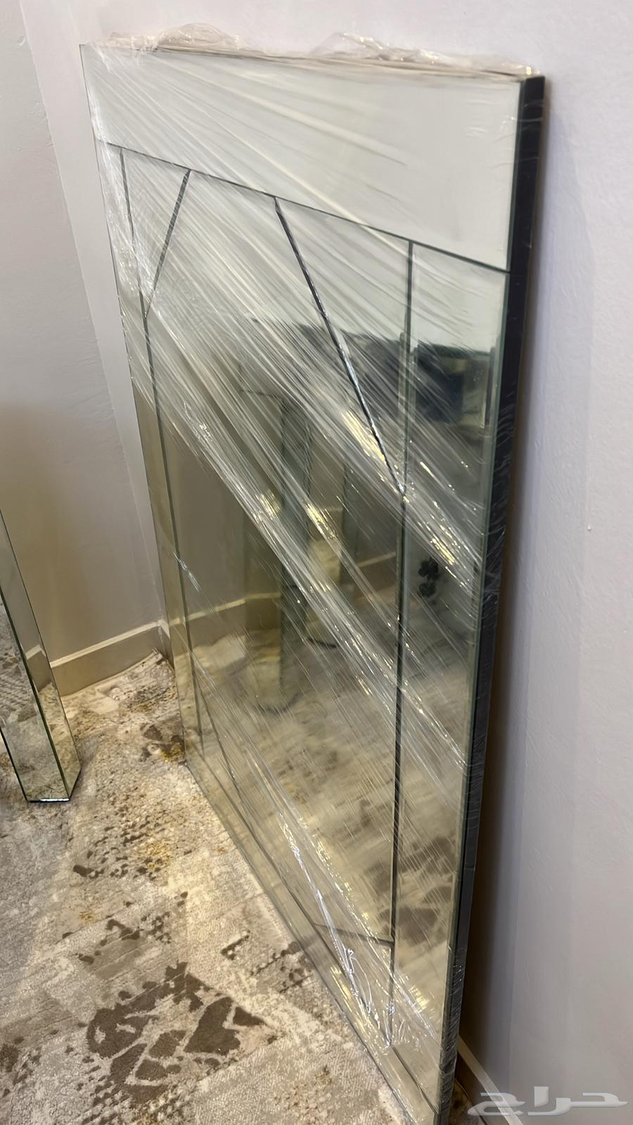 Glass entry with long mirrors63678383834625110