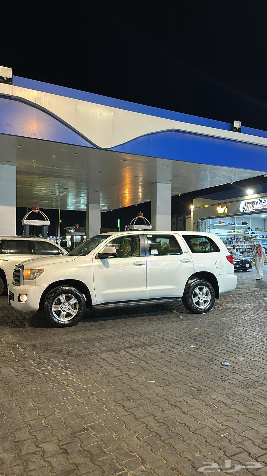 جيب سكويا2011نص فل دبل63740820148611111