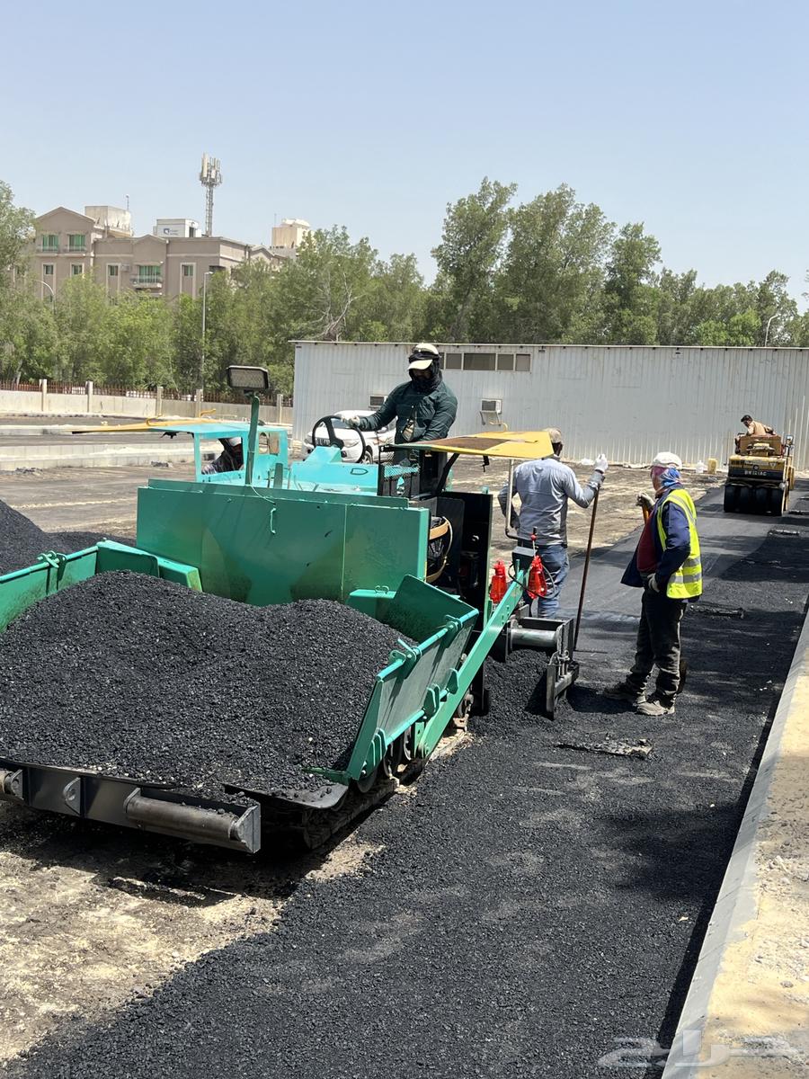 Small asphalt paving machine for rent with operation63742142721026111