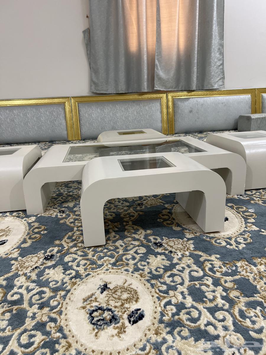 Floor tables63680906589825113