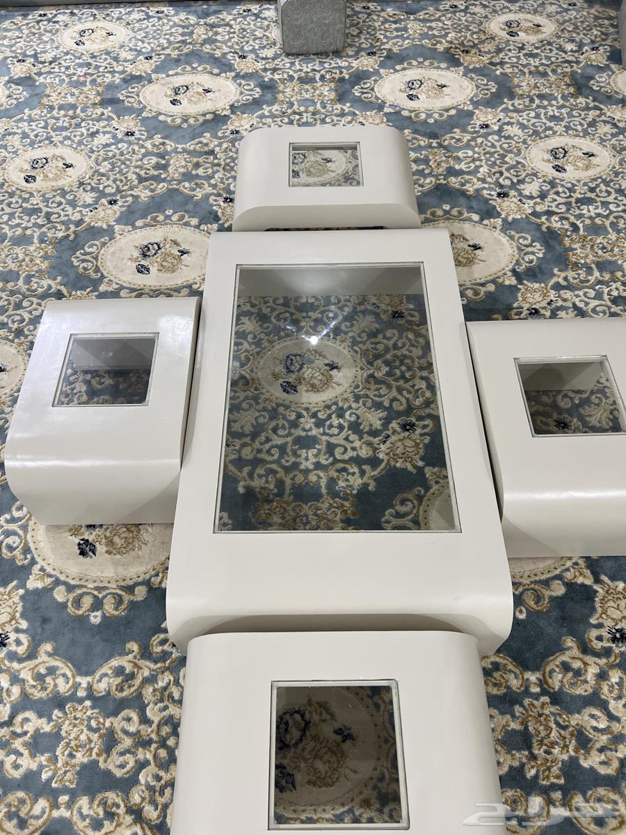 Floor tables63680906589825114