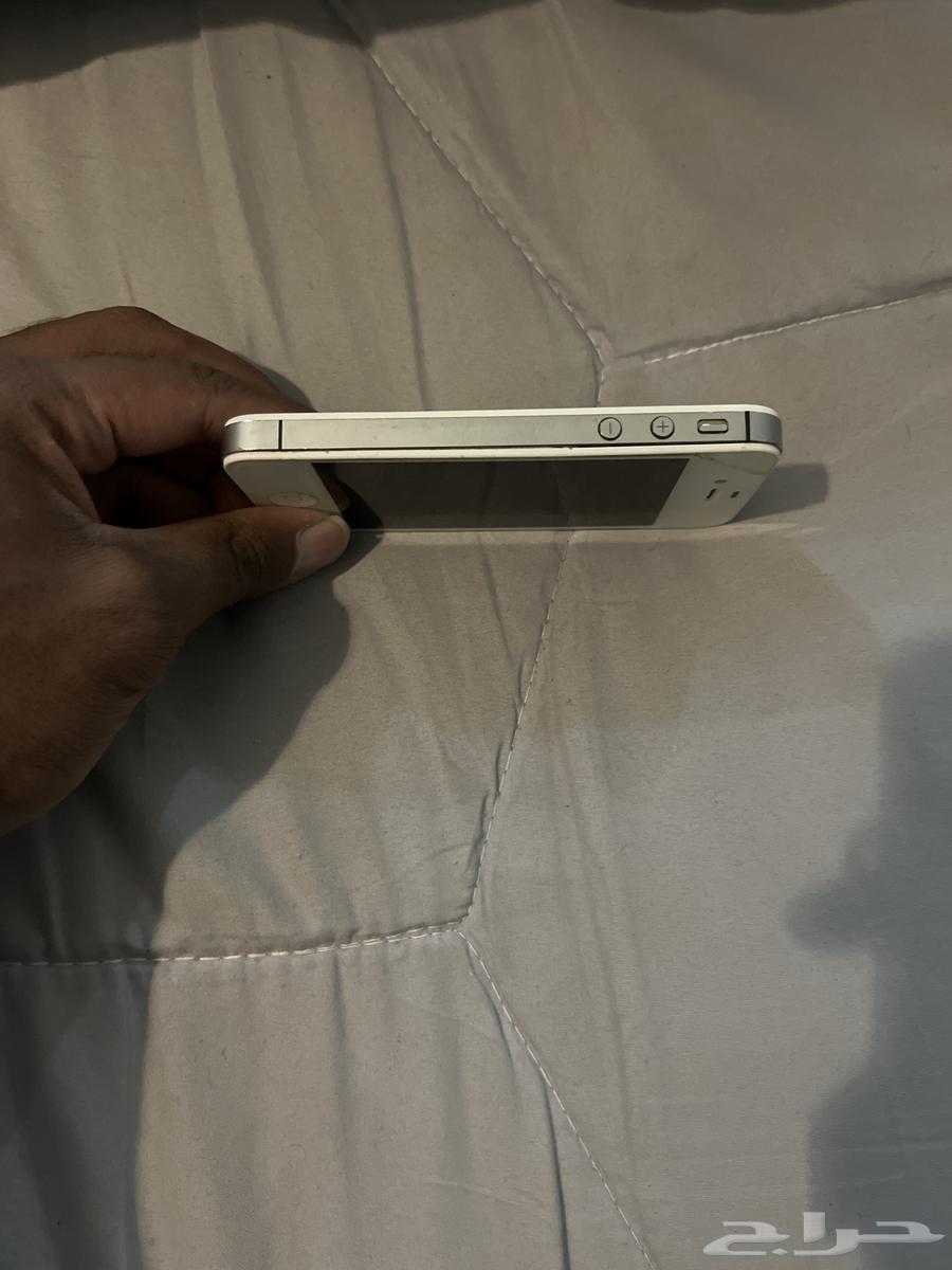 الجوال شبه نظيف يبي له بس شاحن63677260802177113