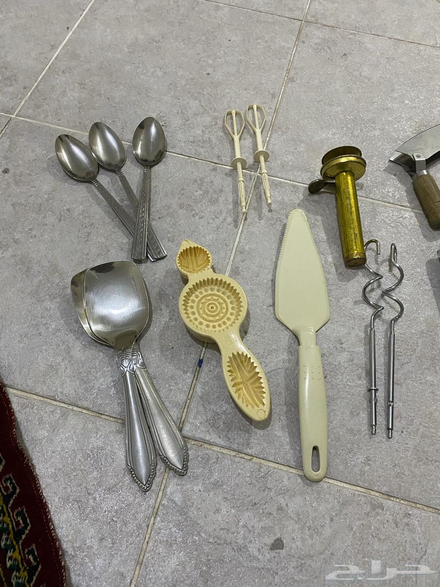 ملاعق وعلب معدنية63678208204289110