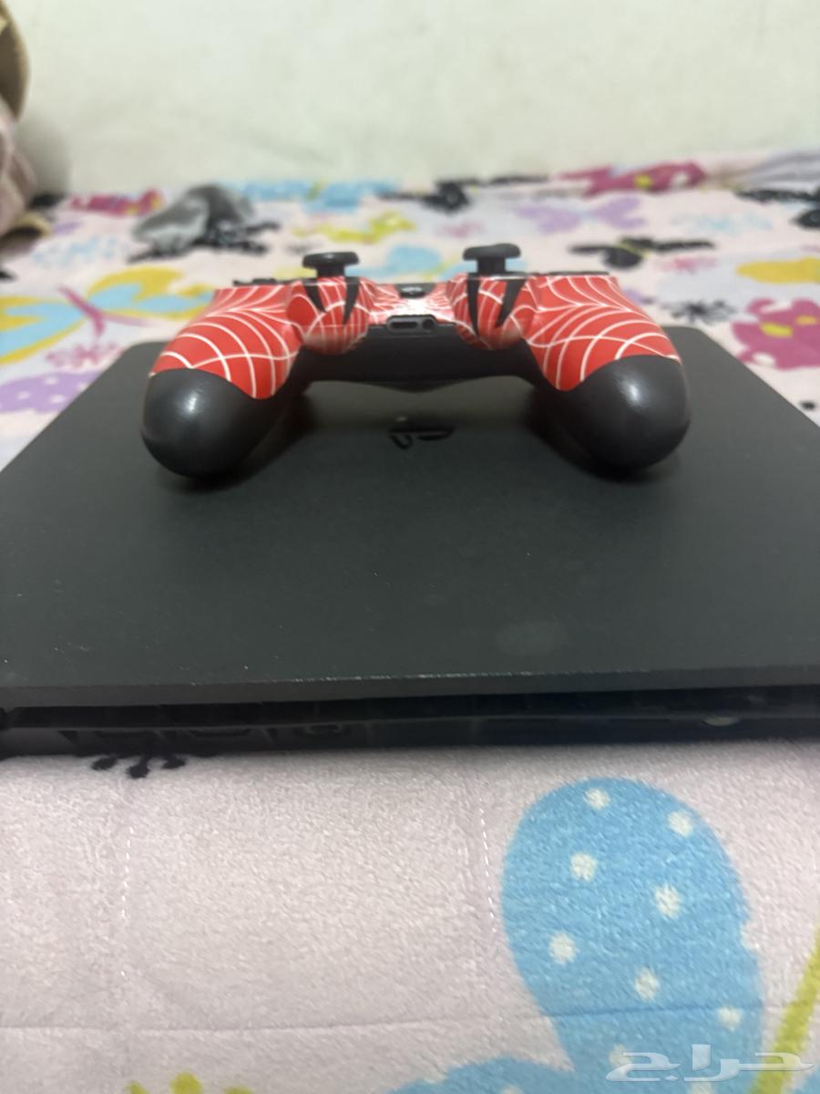 Clean Sony Four with hand63676735378690114