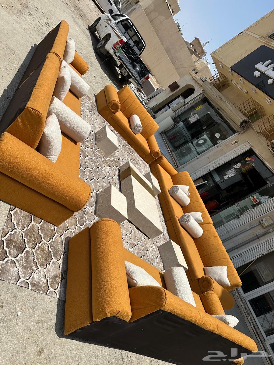 Semi-new sofa set includes tables and carpet63679655759363113