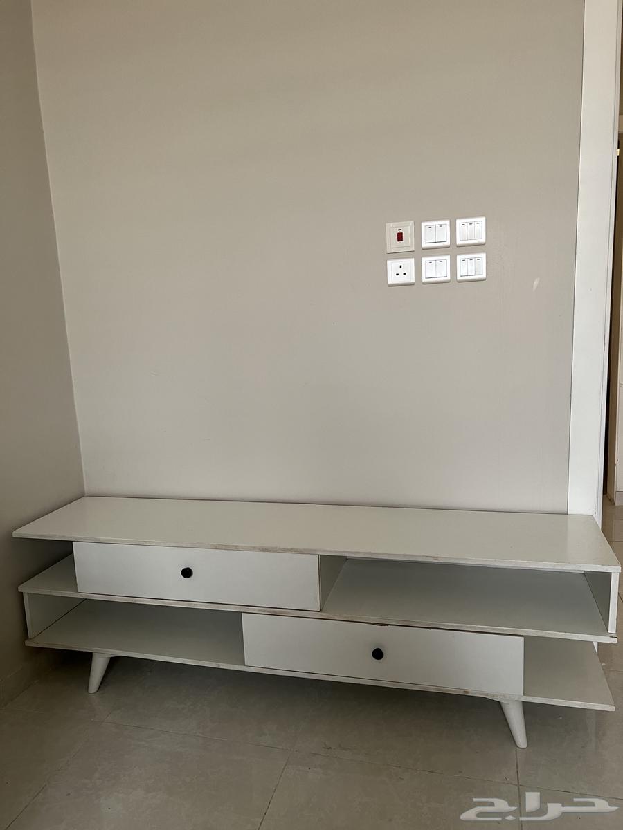 طاولة تلفزيون63680820212611111