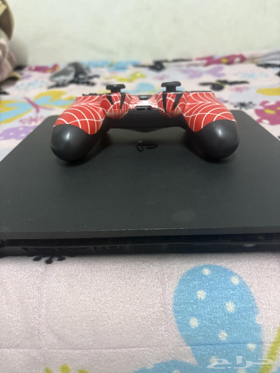 Clean Sony Four with hand63676735378690113