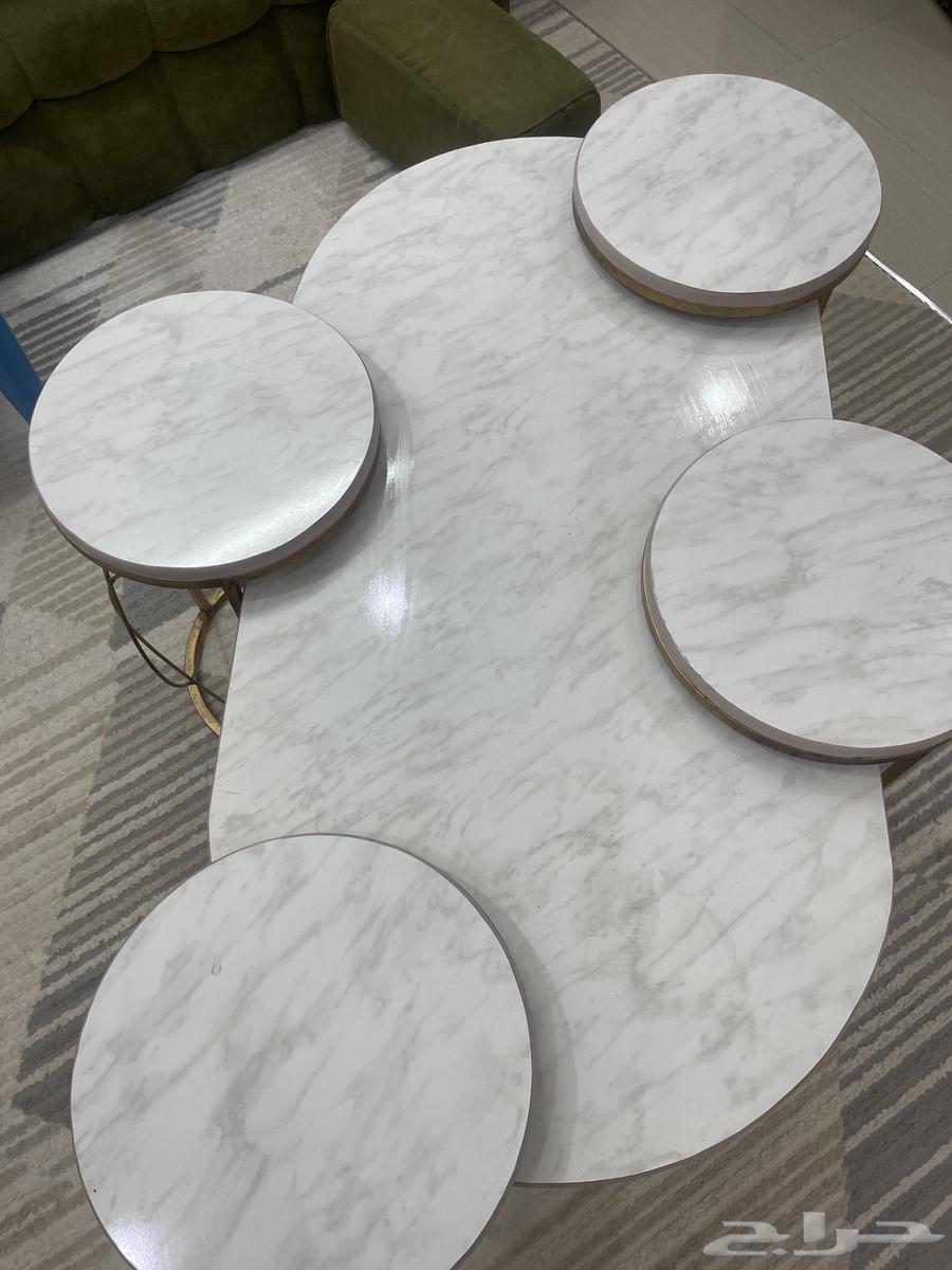 Table and washing machine63679118966402111