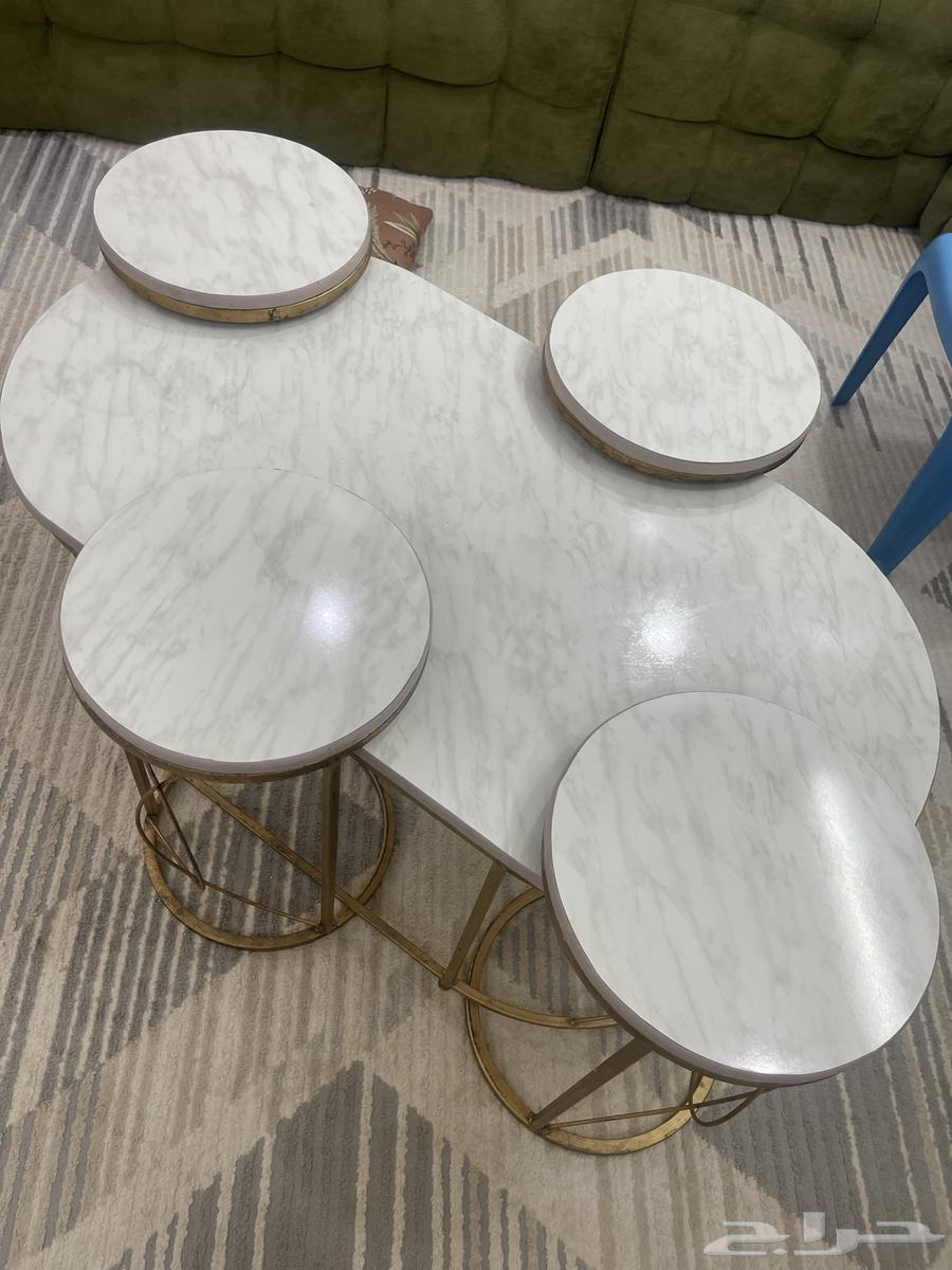 Table and washing machine63679118966402114
