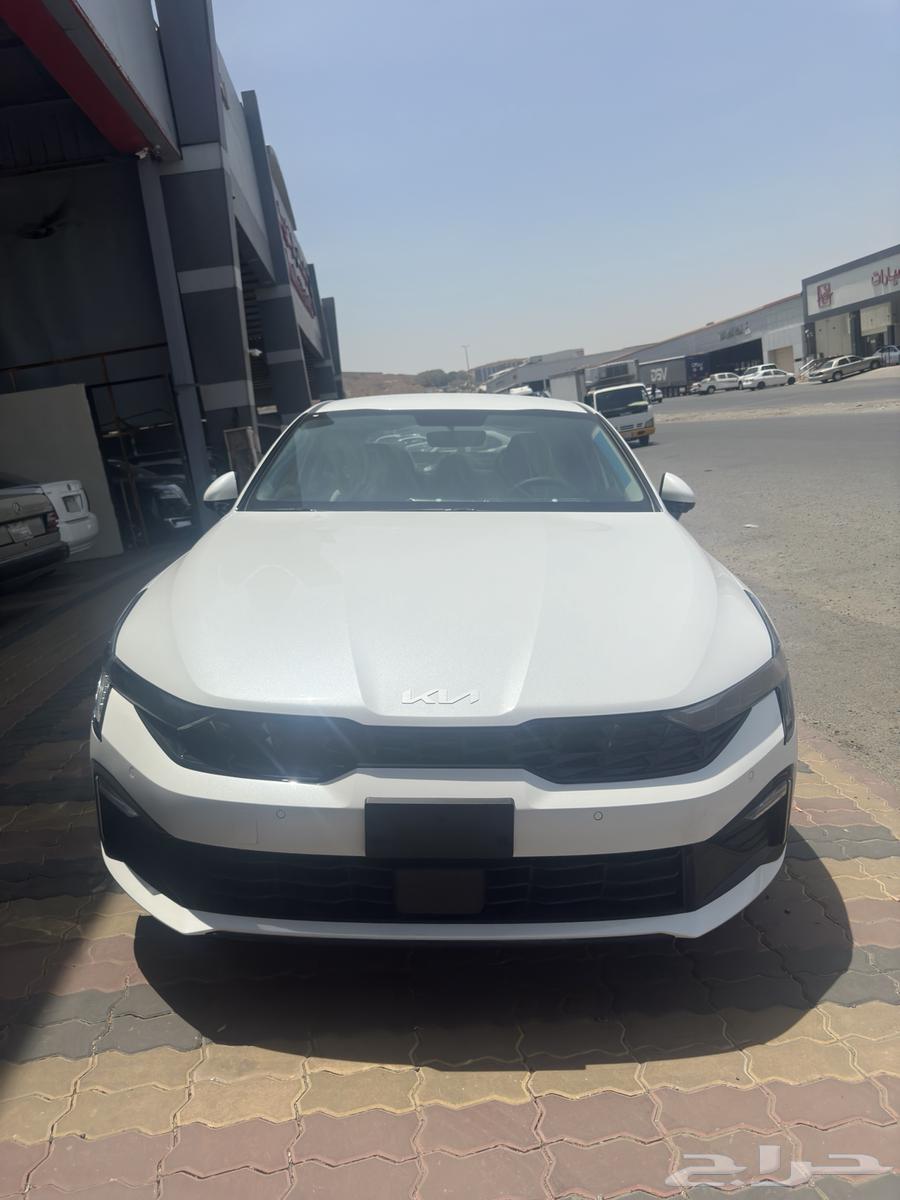كيا K5 استندر مطور 2500 سي سي 2025 ابيض الأهلية عرض لكاش63734498835458110