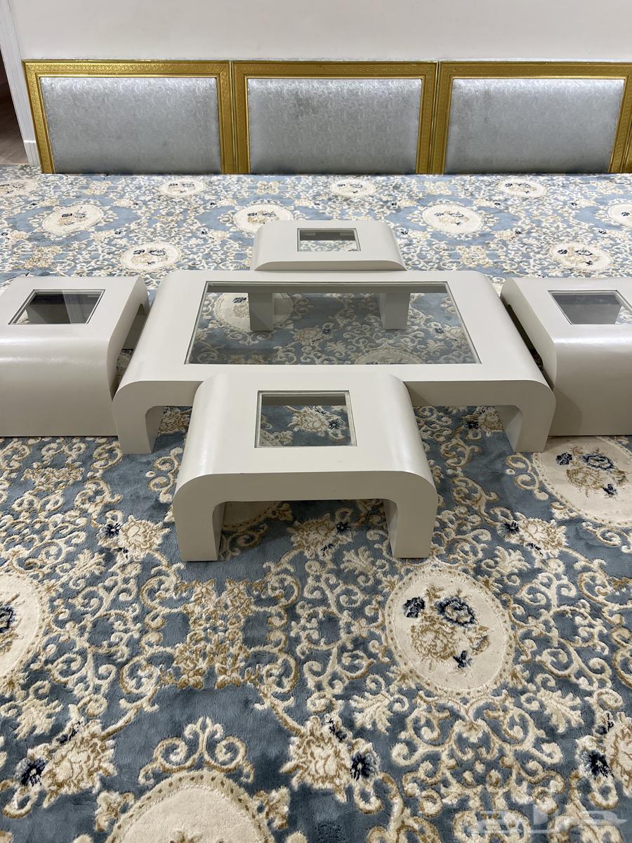 Floor tables63680906589825112