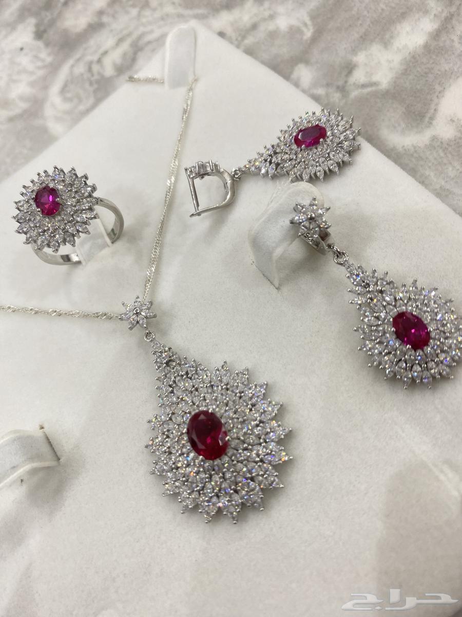 925 Sterling Silver Luxury Set with Red Ruby and Zircon Stones63679025117057111