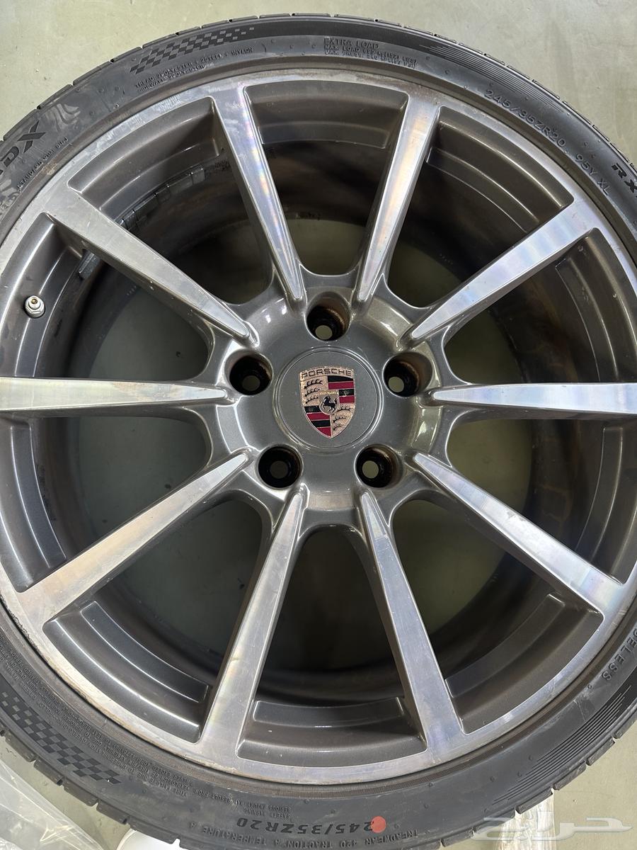 Porsche Cayman 2015 Right Side Fender with Original Porsche Rims63670154187906112