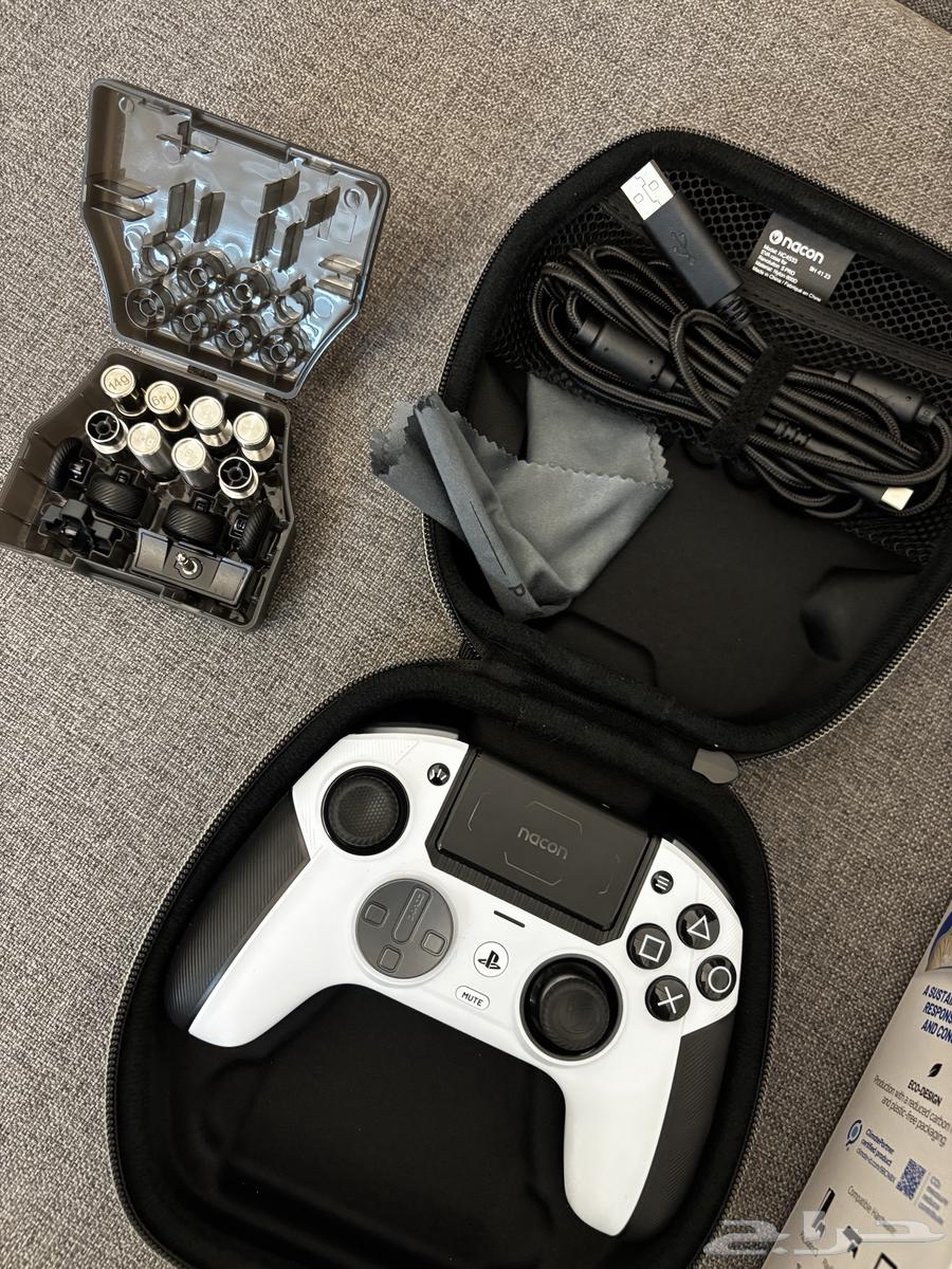 Nacon Revolution 5 Pro Controller63676563463169114