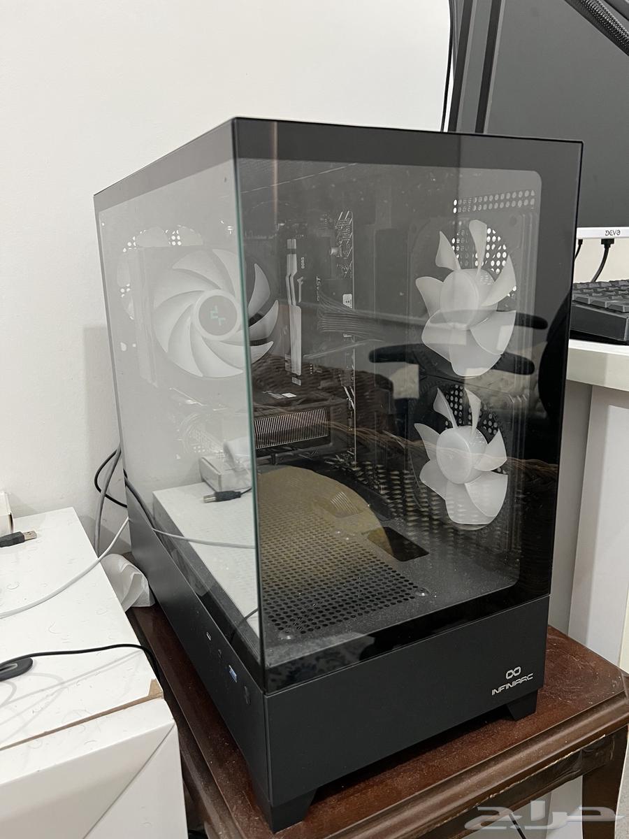 PC and Monitor63680189719683110