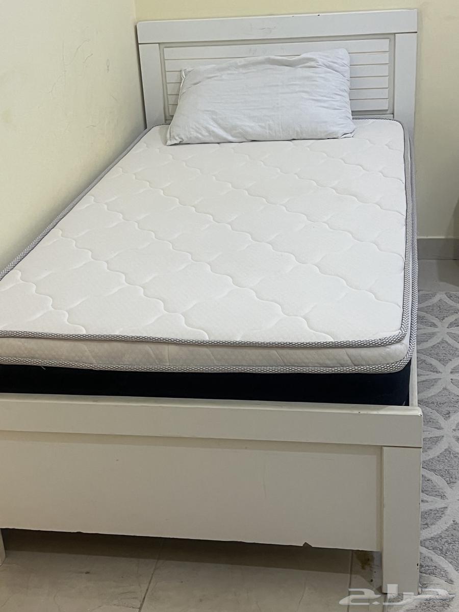 One-meter bed with a 25 cm high mattress, dresser, and TV table63677082327041110