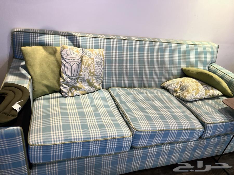 Sofa with no defects63680092112131111