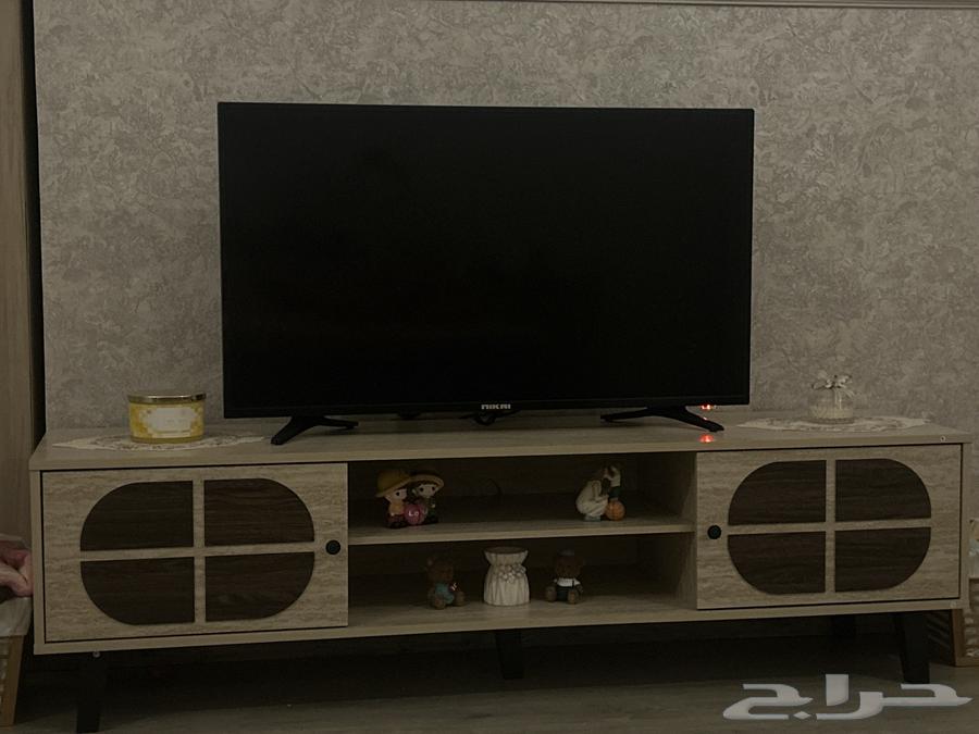 TV and TV table63676648751491110