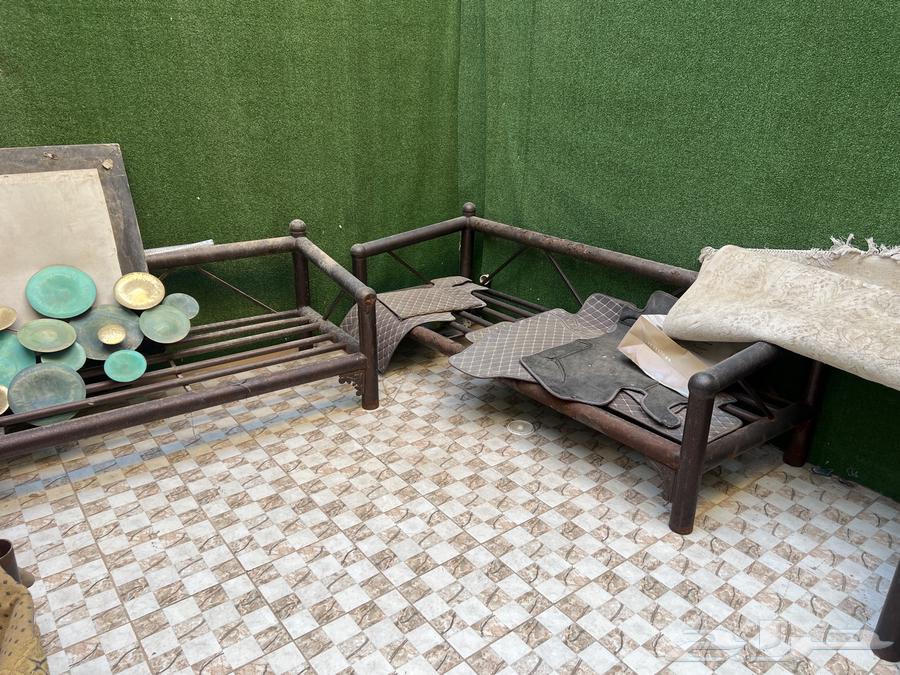 أثاث للبيع سرير نفرين طاوله طعام وجلسة خارجية حديد وا فرن63677768161410111