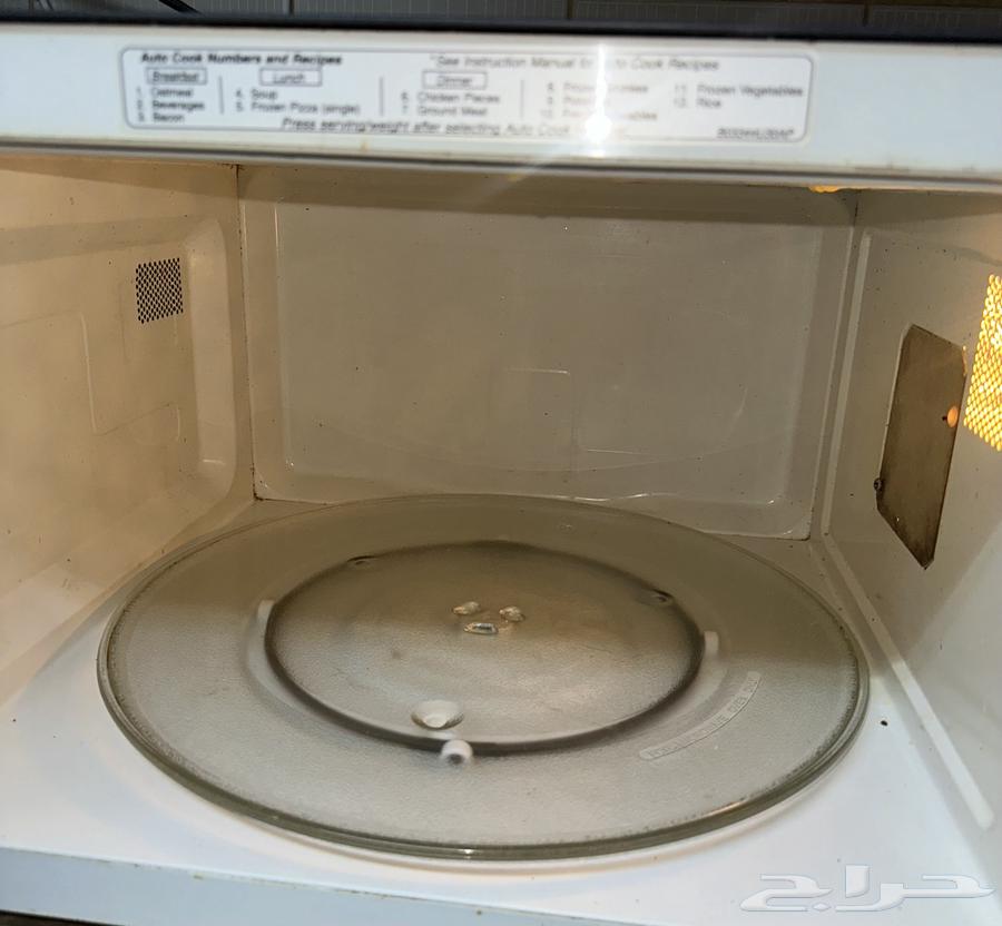 Microwave, almost new, lightly and rarely used63699297751683111