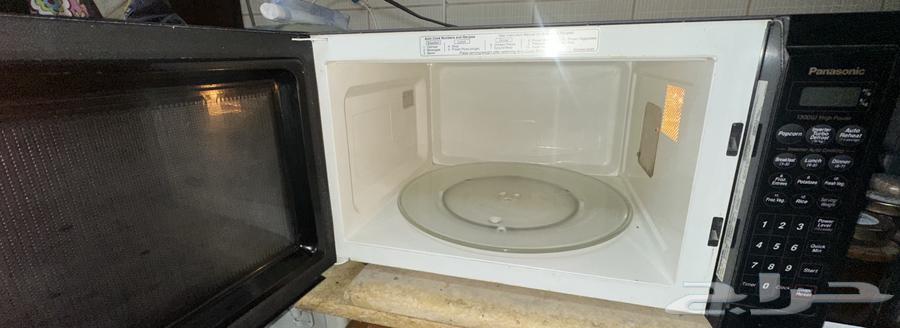 Microwave, almost new, lightly and rarely used63699297751683112