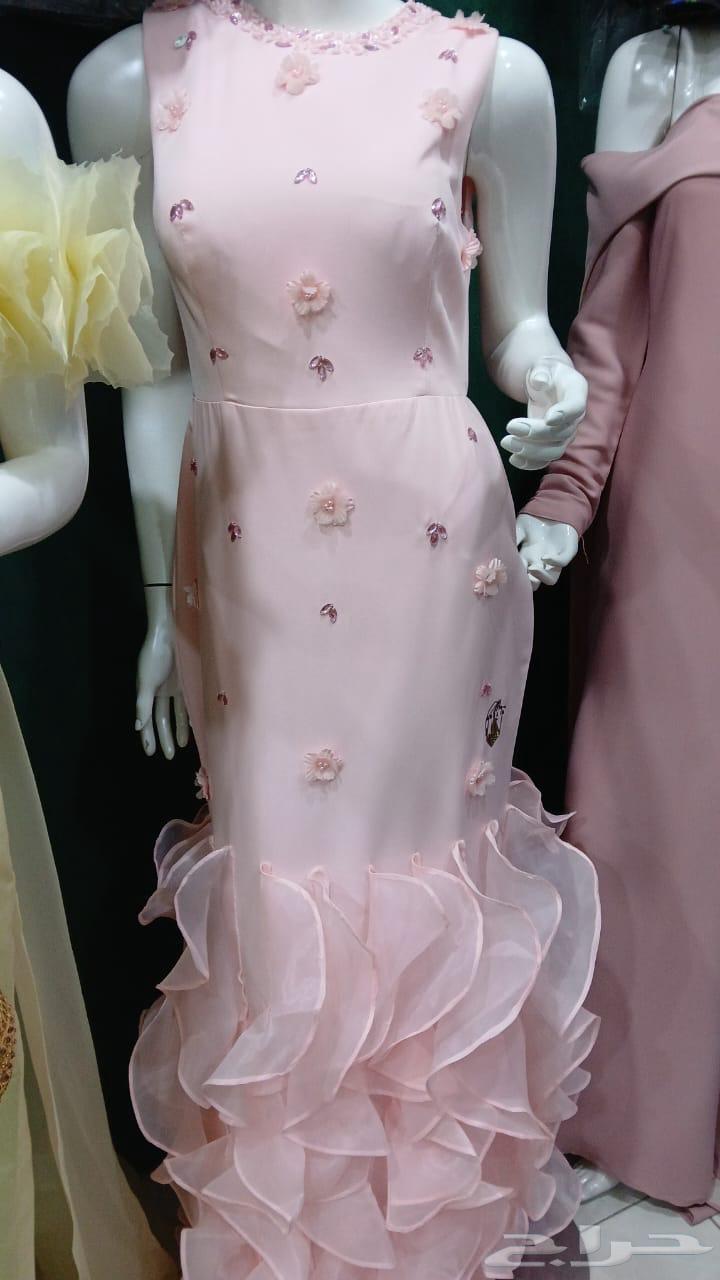 A new dress that has never been worn, size large, contact via WhatsApp63699002578305110