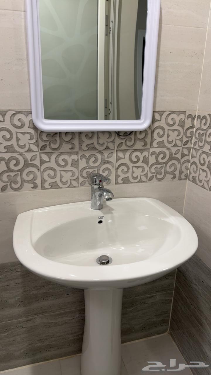 خمس مغاسل مع امريتها الحبه 5063678471512193110