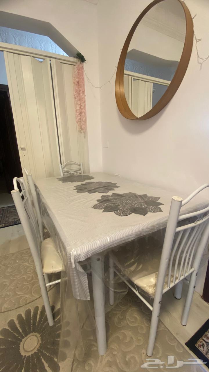 طاولة طعام نظيفة وجميلة 200 من 5 كراسي63679227269123112