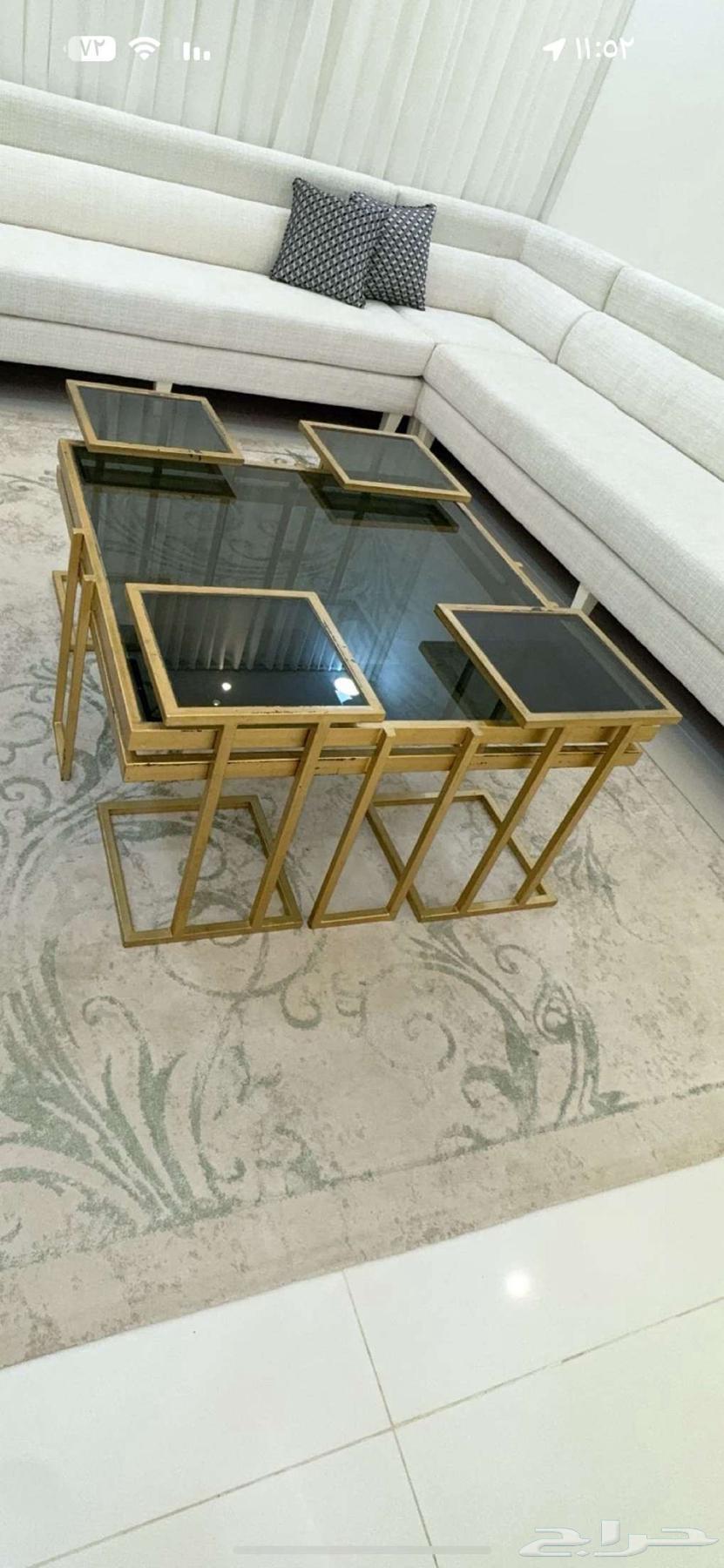 طاولة بجاله جيده جدااا وغساله63678560462209110