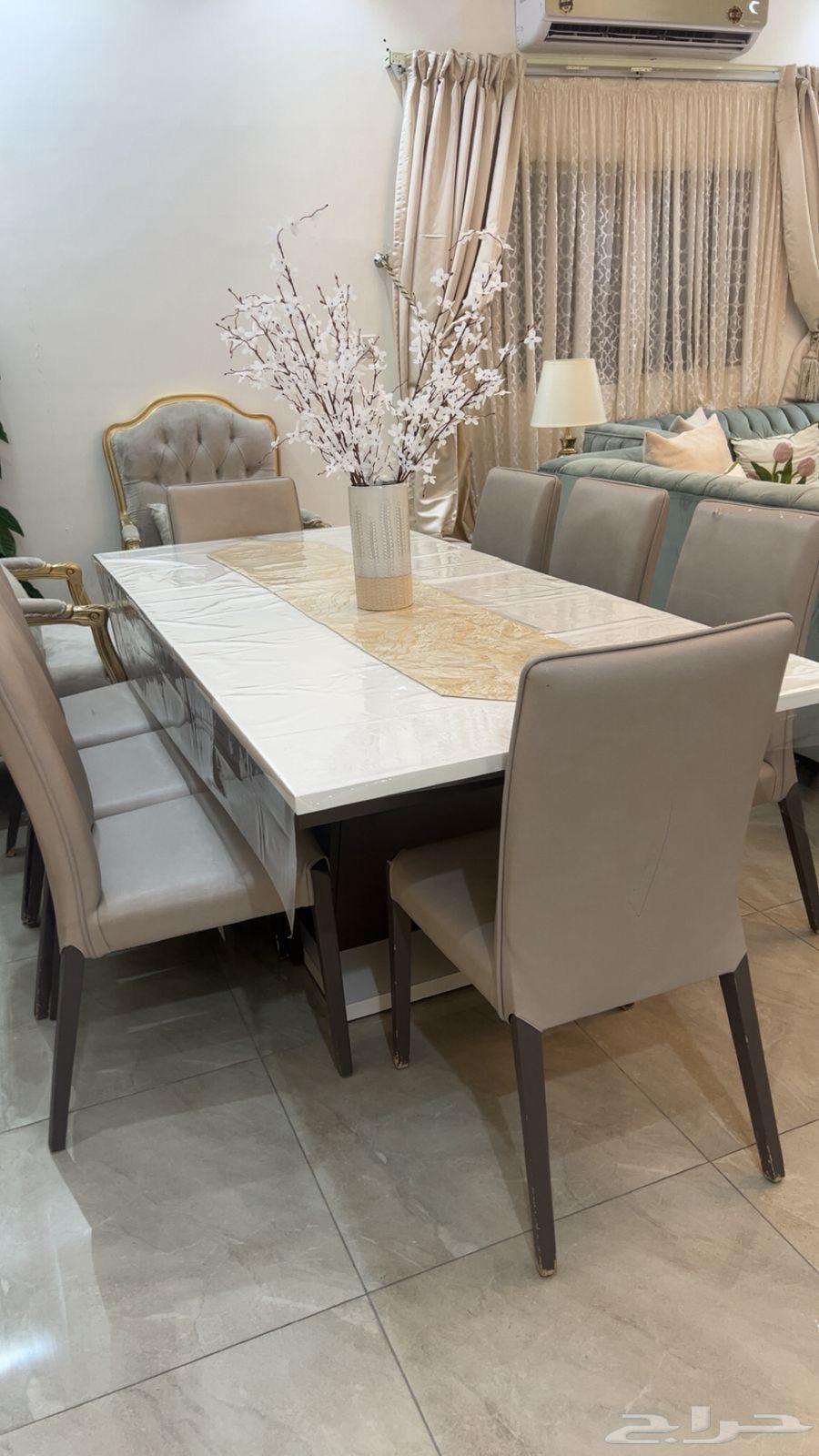 طاولة طعام63678828611073112