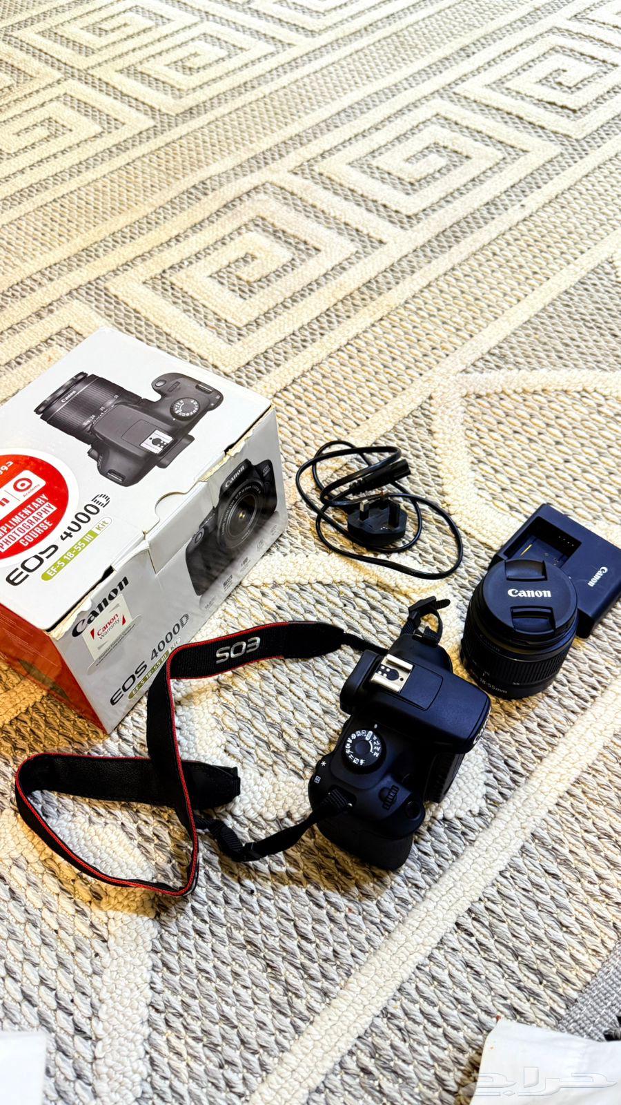 Canon 4000d camera, lightly used63698989914115110