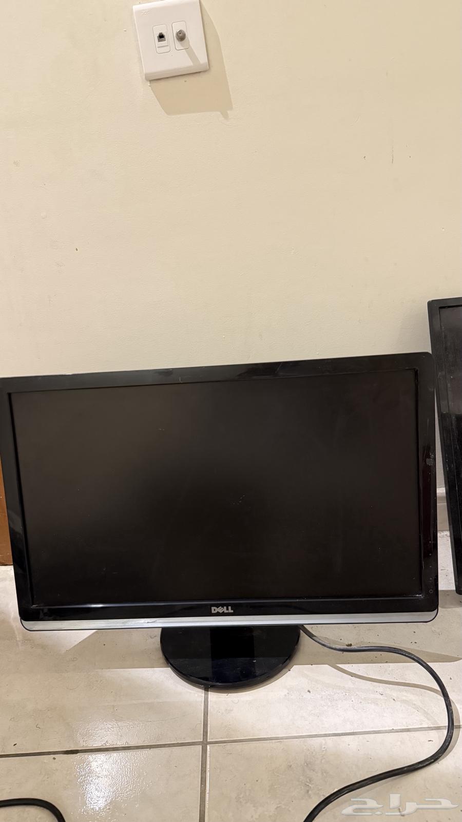 Dell monitor and Benq monitor in very clean condition63699528025473110