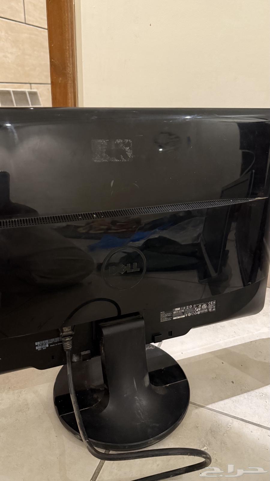 Dell monitor and Benq monitor in very clean condition63699528025473111